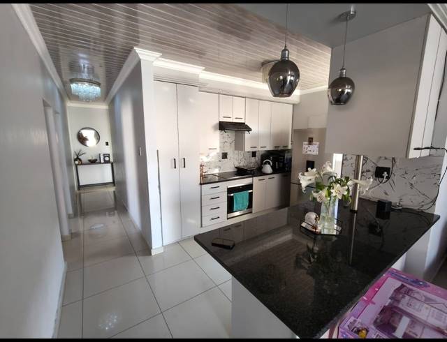 3 BEDROOM TOWNHOUSE FOR SALE IN WATERVAL EAST